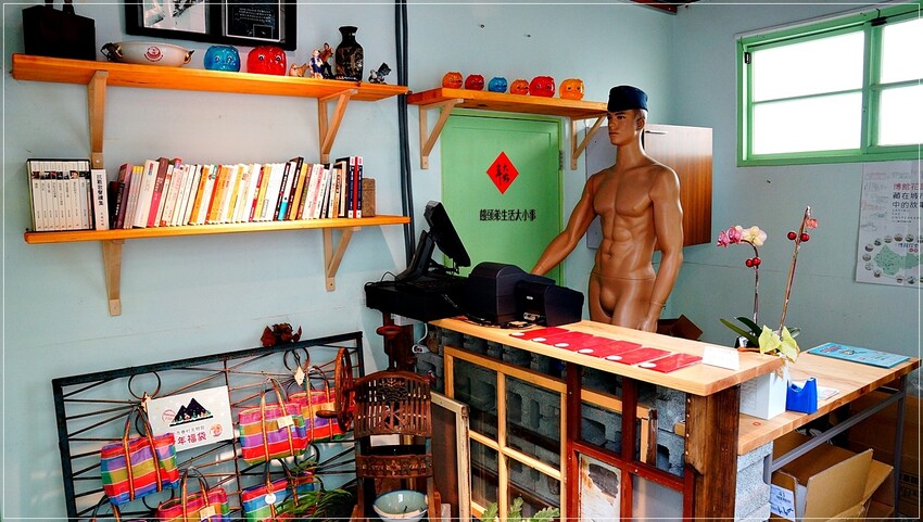 /tmp/php3hikkN /tmp/php3hikkN