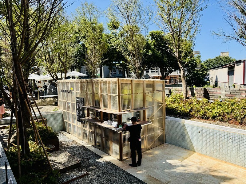 桃園市|龜山區|龜山植藝實驗所:慢活森林裡的藝文饗宴,讓你一秒愛上森林系生活。(龜山新地標/桃園老屋/RëBORN CAFE泳池咖啡廳)