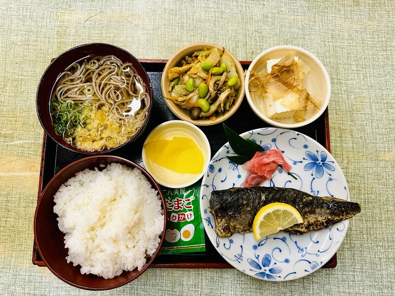 日本日本旅遊｜關西 ｜京都｜創業於明治11年的百年定食店「生そば 常盤」，我想這應該是我在日本吃過最便宜定食