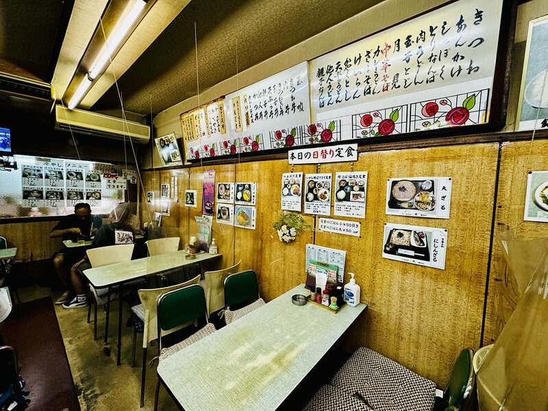 日本日本旅遊｜關西 ｜京都｜創業於明治11年的百年定食店「生そば 常盤」，我想這應該是我在日本吃過最便宜定食