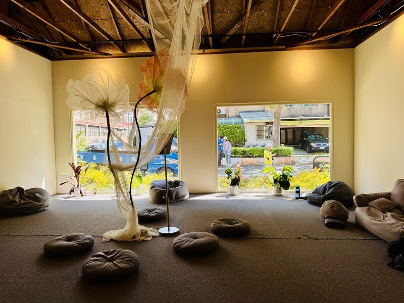 桃園市|龜山區|龜山植藝實驗所:慢活森林裡的藝文饗宴,讓你一秒愛上森林系生活。(龜山新地標/桃園老屋/RëBORN CAFE泳池咖啡廳)