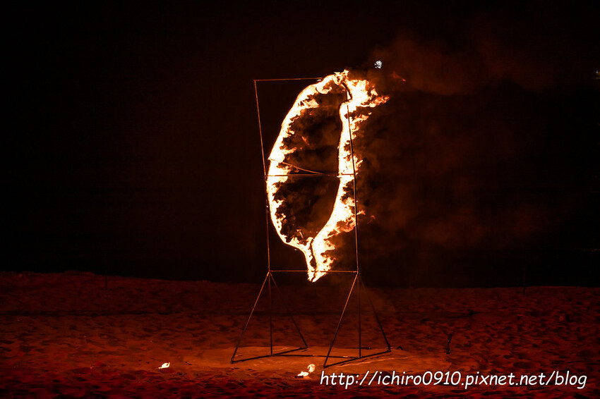 新北市金山區【新北活動】2024北海夜金閃閃-北海潮與火│金山中角灣衝浪基地沙灘區│交通‧公車‧台灣好行│如何拍火舞‧拍攝