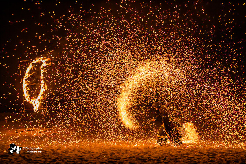 新北市金山區【新北活動】2024北海夜金閃閃-北海潮與火│金山中角灣衝浪基地沙灘區│交通‧公車‧台灣好行│如何拍火舞‧拍攝