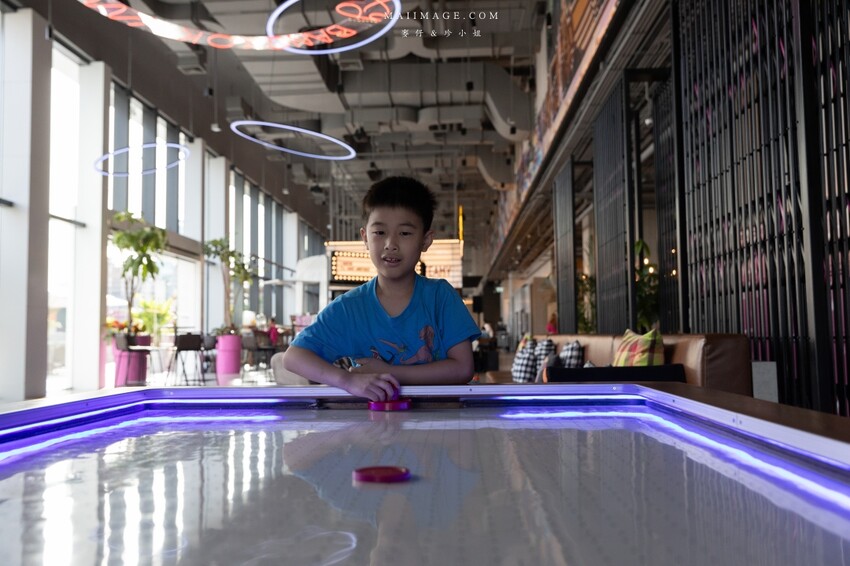 泰國【泰國曼谷住宿推薦】MOXY BANGKOK RATCHAPRASONG ～曼谷全新開幕的時尚飯店，近BTS Siam站去四面佛、水門