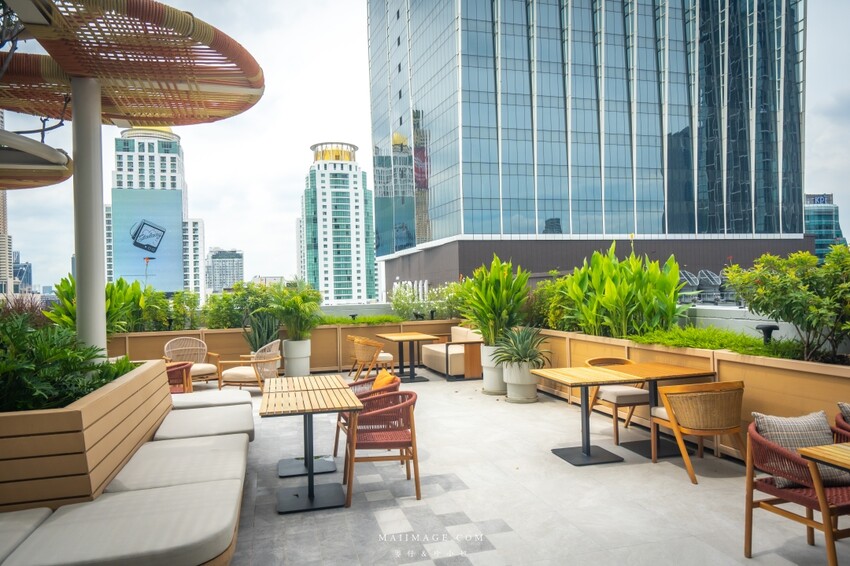 泰國【泰國曼谷住宿推薦】MOXY BANGKOK RATCHAPRASONG ～曼谷全新開幕的時尚飯店，近BTS Siam站去四面佛、水門