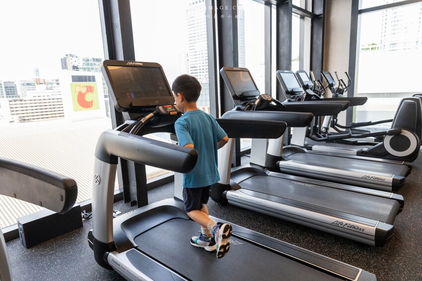 泰國【泰國曼谷住宿推薦】MOXY BANGKOK RATCHAPRASONG ～曼谷全新開幕的時尚飯店，近BTS Siam站去四面佛、水門