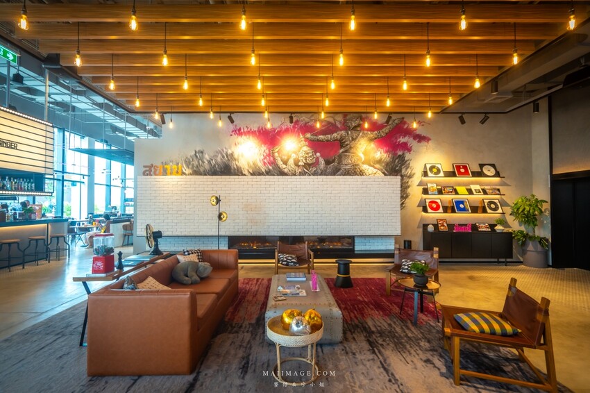 泰國【泰國曼谷住宿推薦】MOXY BANGKOK RATCHAPRASONG ～曼谷全新開幕的時尚飯店，近BTS Siam站去四面佛、水門