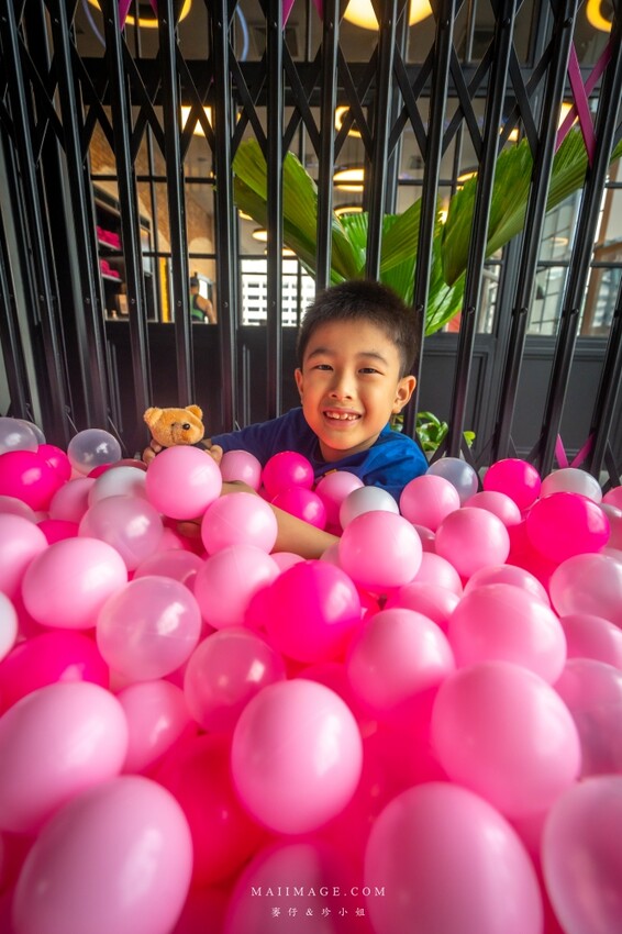 泰國【泰國曼谷住宿推薦】MOXY BANGKOK RATCHAPRASONG ～曼谷全新開幕的時尚飯店，近BTS Siam站去四面佛、水門