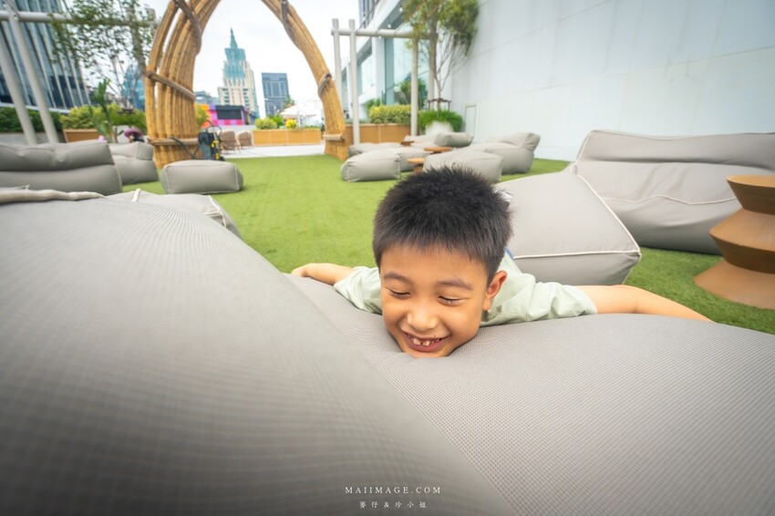 泰國【泰國曼谷住宿推薦】MOXY BANGKOK RATCHAPRASONG ～曼谷全新開幕的時尚飯店，近BTS Siam站去四面佛、水門