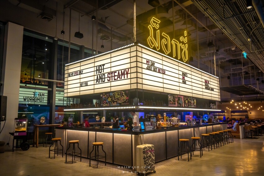 泰國【泰國曼谷住宿推薦】MOXY BANGKOK RATCHAPRASONG ～曼谷全新開幕的時尚飯店，近BTS Siam站去四面佛、水門