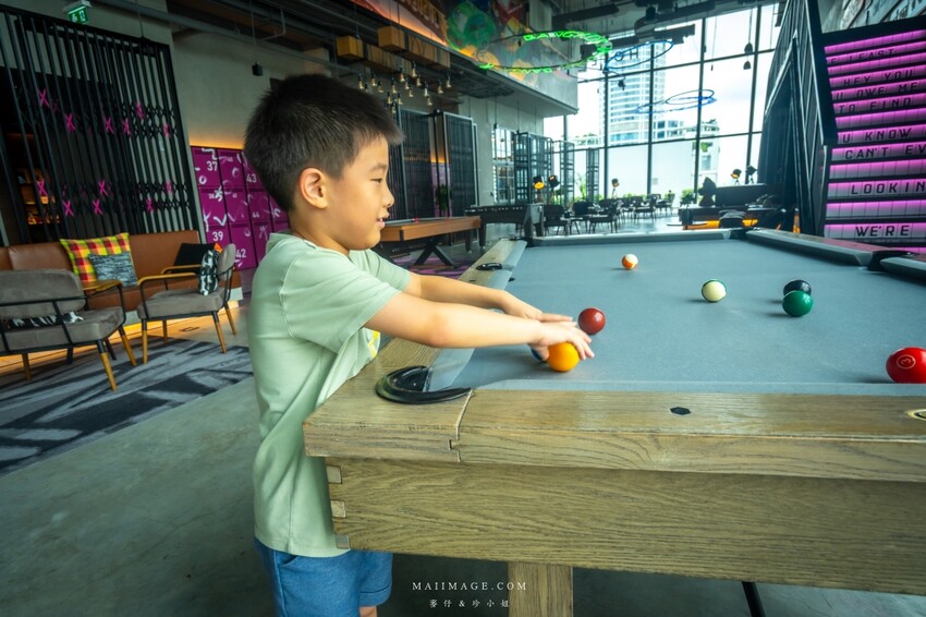 泰國【泰國曼谷住宿推薦】MOXY BANGKOK RATCHAPRASONG ～曼谷全新開幕的時尚飯店，近BTS Siam站去四面佛、水門