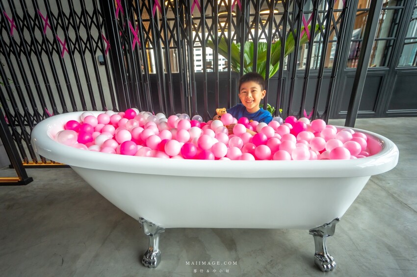 泰國【泰國曼谷住宿推薦】MOXY BANGKOK RATCHAPRASONG ～曼谷全新開幕的時尚飯店，近BTS Siam站去四面佛、水門