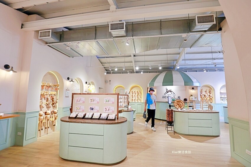 宜蘭縣宜蘭市宜蘭斑比山丘Bambi Land｜冬山親子景點必訪小奈良餵食鹿鹿好療癒，鹿鹿抽愛情籤詩～好拍也好玩！