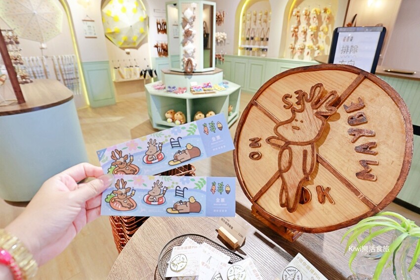 宜蘭縣宜蘭市宜蘭斑比山丘Bambi Land｜冬山親子景點必訪小奈良餵食鹿鹿好療癒，鹿鹿抽愛情籤詩～好拍也好玩！