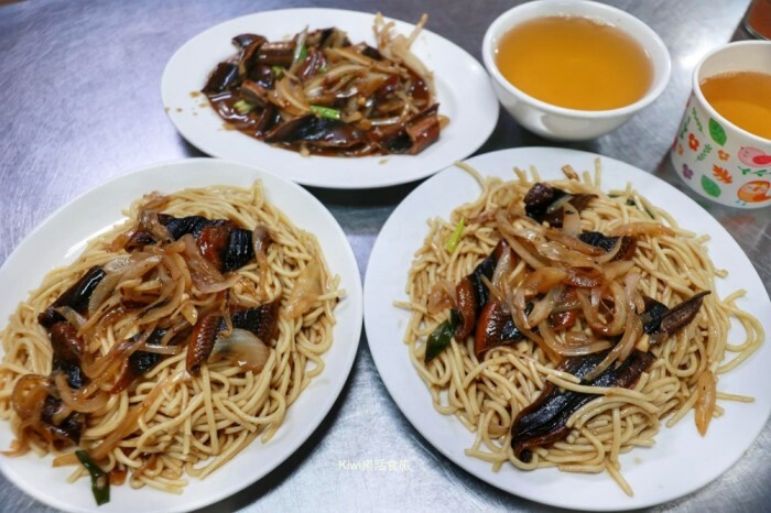 宜蘭縣宜蘭市宜蘭斑比山丘Bambi Land｜冬山親子景點必訪小奈良餵食鹿鹿好療癒，鹿鹿抽愛情籤詩～好拍也好玩！