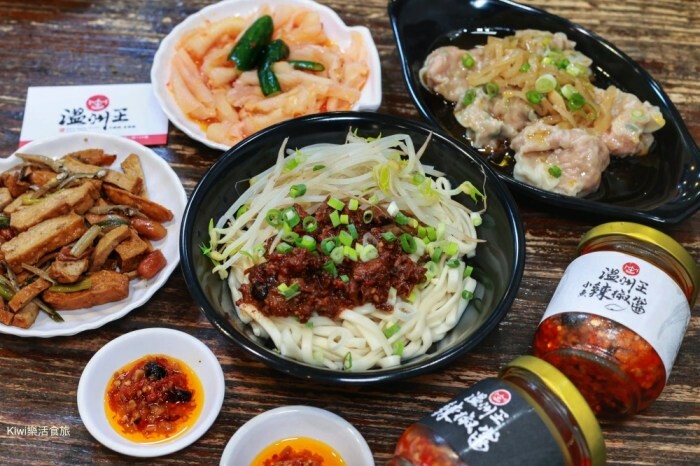 宜蘭縣宜蘭市宜蘭斑比山丘Bambi Land｜冬山親子景點必訪小奈良餵食鹿鹿好療癒，鹿鹿抽愛情籤詩～好拍也好玩！