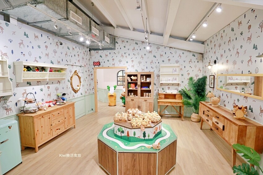 宜蘭縣宜蘭市宜蘭斑比山丘Bambi Land｜冬山親子景點必訪小奈良餵食鹿鹿好療癒，鹿鹿抽愛情籤詩～好拍也好玩！