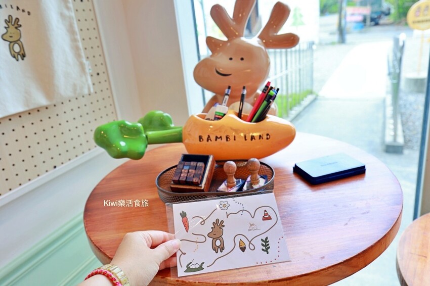 宜蘭縣宜蘭市宜蘭斑比山丘Bambi Land｜冬山親子景點必訪小奈良餵食鹿鹿好療癒，鹿鹿抽愛情籤詩～好拍也好玩！