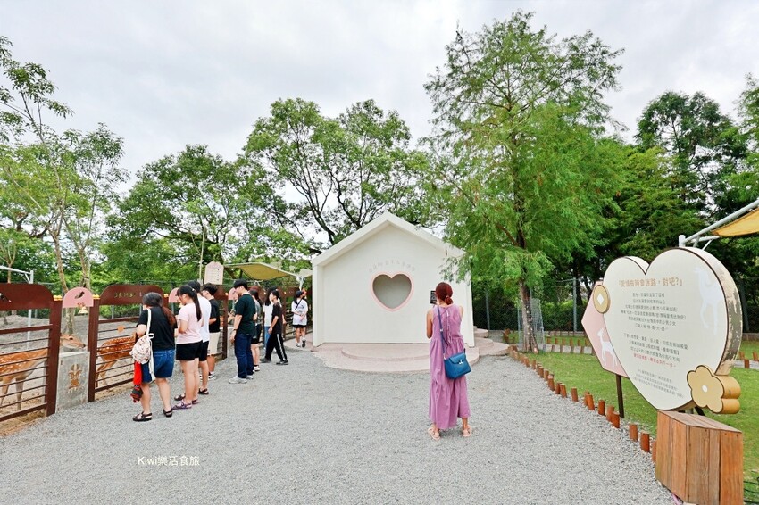 宜蘭縣宜蘭市宜蘭斑比山丘Bambi Land｜冬山親子景點必訪小奈良餵食鹿鹿好療癒，鹿鹿抽愛情籤詩～好拍也好玩！