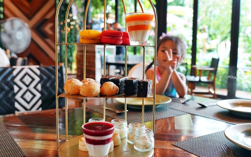 普吉島超人氣三隻猴子餐廳!原始叢林美景中的下午茶,搭配刺激的滑索體驗。