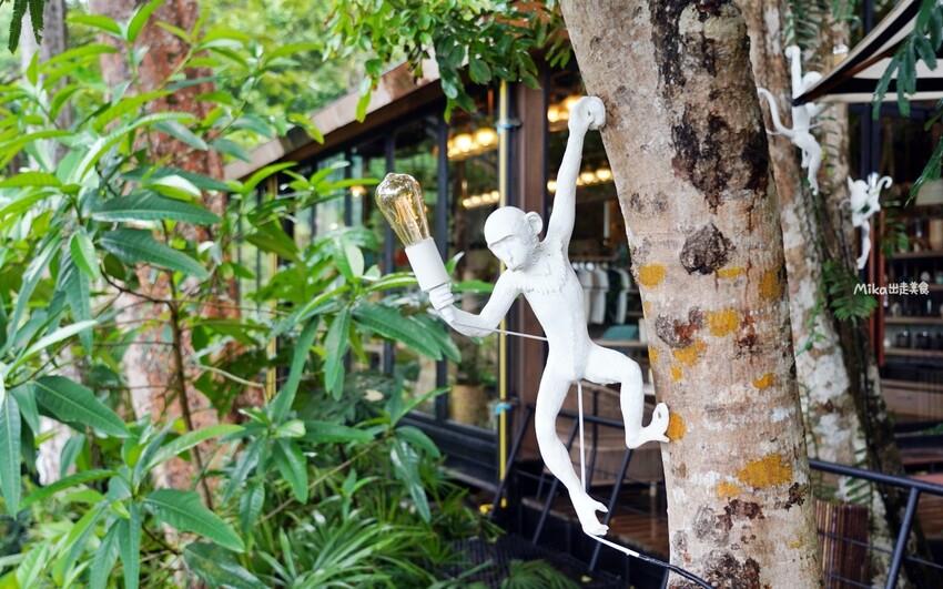 普吉島超人氣三隻猴子餐廳!原始叢林美景中的下午茶,搭配刺激的滑索體驗。