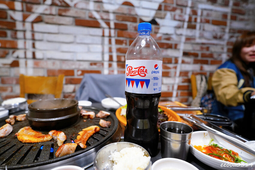 釜山烤肉吃到飽「荒謬的生肉」,台幣不到300元五花肉、豬頸肉 釜山烤肉吃到飽「荒謬的生肉」,台幣不到300元五花肉、豬頸肉