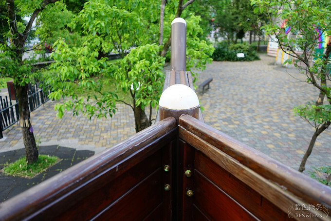 宜蘭縣宜蘭市宜蘭中山國小滑溜梯》5個遊戲區13道溜滑梯,大碗公溜滑梯、二層樓磨石子溜滑梯、帆船造型的溜滑梯、幼兒園