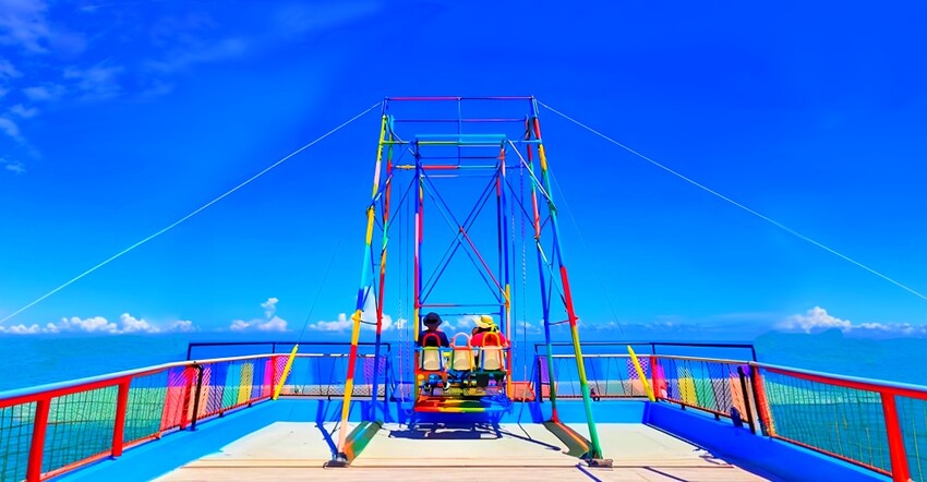 宜蘭縣宜蘭市宜蘭中山國小滑溜梯》5個遊戲區13道溜滑梯，大碗公溜滑梯、二層樓磨石子溜滑梯、帆船造型的溜滑梯、幼兒園