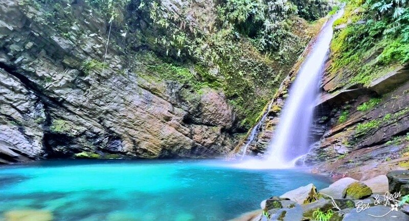 宜蘭縣宜蘭市宜蘭中山國小滑溜梯》5個遊戲區13道溜滑梯，大碗公溜滑梯、二層樓磨石子溜滑梯、帆船造型的溜滑梯、幼兒園