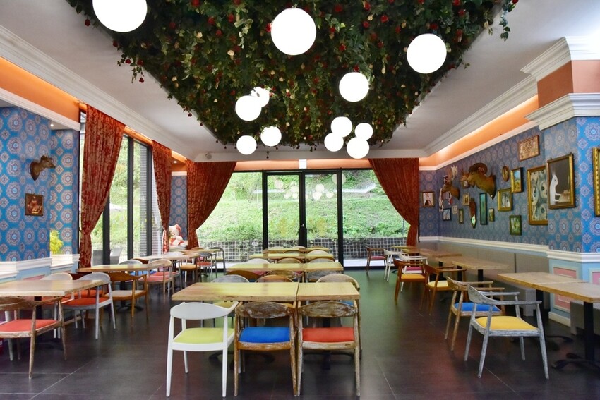 苗栗頭屋鄉|雅聞七里香玫瑰森林 依山型建造為主題的玫瑰花園 雅聞觀光工廠玫瑰季 全台五館免門票免費開放入園|西莉亞玩樂人生 苗栗頭屋鄉|雅聞七里香玫瑰森林 唯一 雅聞觀光工廠