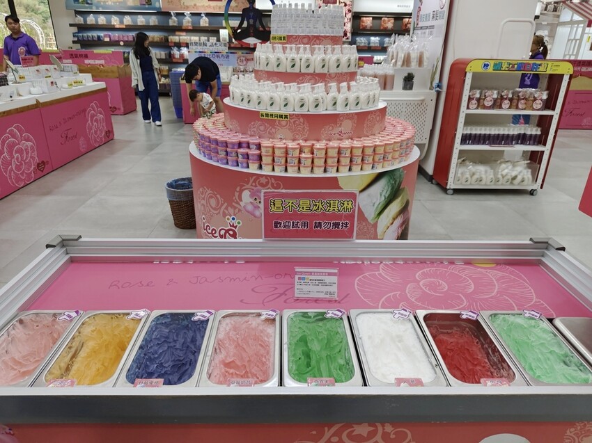 苗栗頭屋鄉|雅聞七里香玫瑰森林 依山型建造為主題的玫瑰花園 雅聞觀光工廠玫瑰季 全台五館免門票免費開放入園|西莉亞玩樂人生 苗栗頭屋鄉|雅聞七里香玫瑰森林 唯一 雅聞觀光工廠