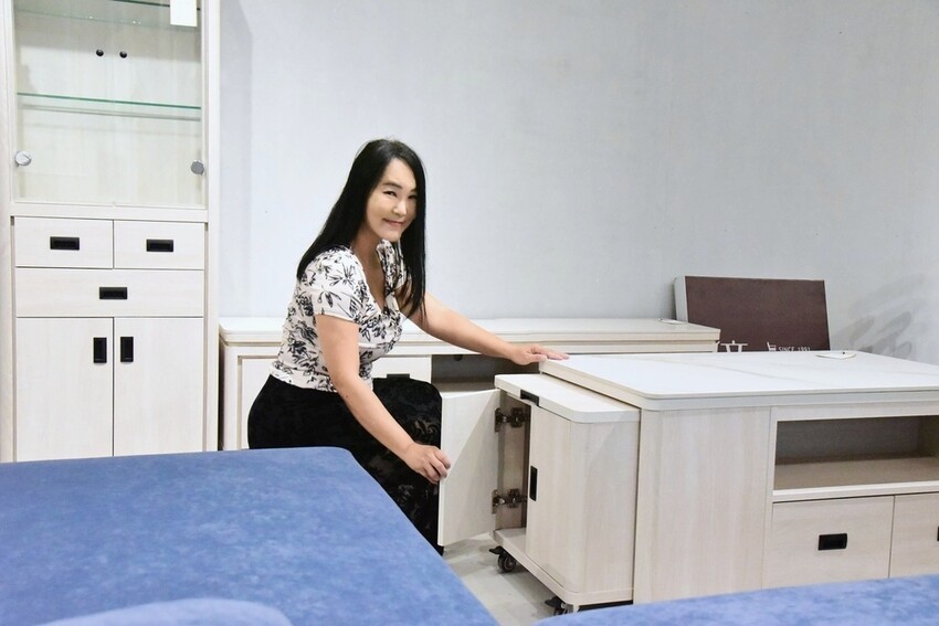 億家具批發倉庫 屏東店|