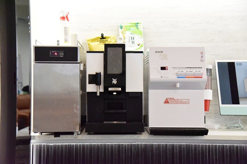 億家具批發倉庫 高雄店|