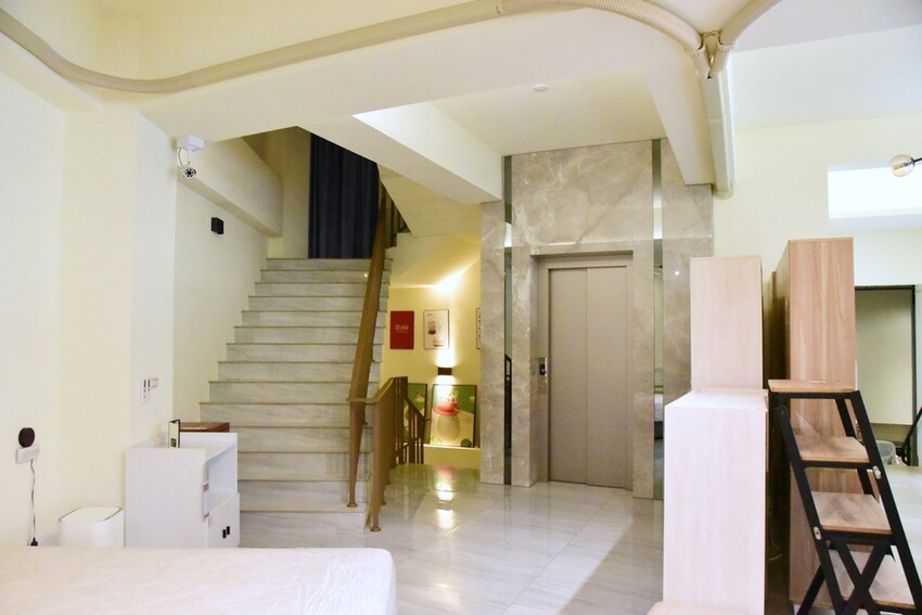 億家具批發倉庫 高雄店|