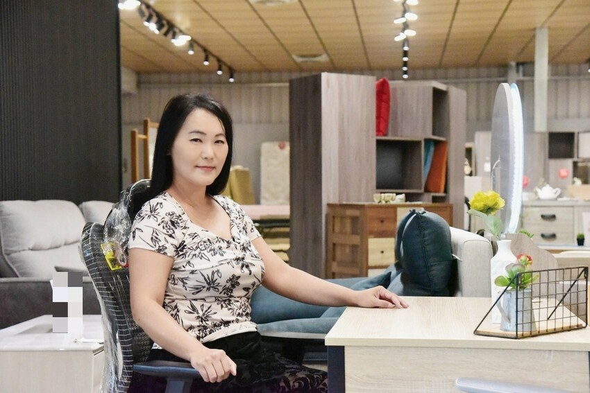 億家具批發倉庫 屏東店|