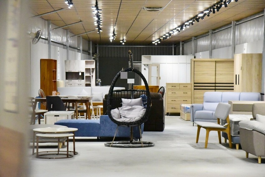 億家具批發倉庫 屏東店|