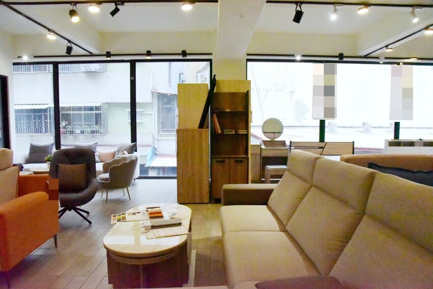 億家具批發倉庫 高雄店|
