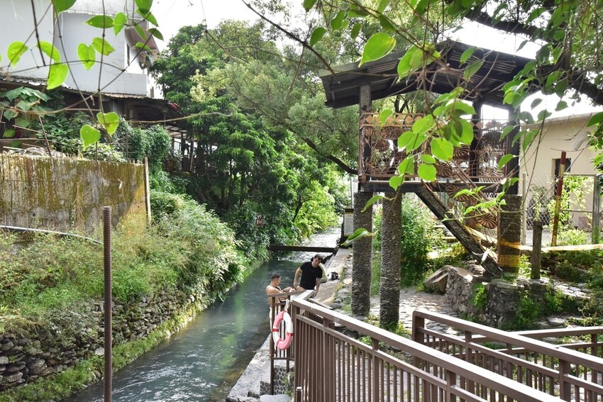 屏東來義鄉｜走讀二峰圳導覽 喜樂發發吾公園 手作體驗-排灣族