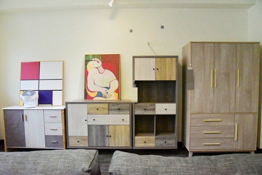 億家具批發倉庫 高雄店|