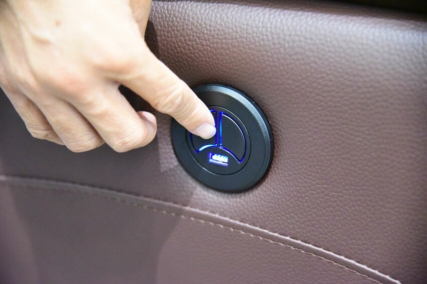 億家具批發倉庫 屏東店|