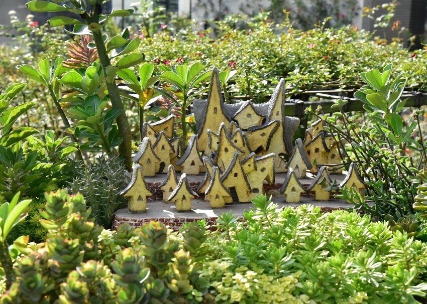 苗栗頭屋鄉|雅聞七里香玫瑰森林 依山型建造為主題的玫瑰花園 雅聞觀光工廠玫瑰季 全台五館免門票免費開放入園|西莉亞玩樂人生 苗栗頭屋鄉|雅聞七里香玫瑰森林 唯一 雅聞觀光工廠