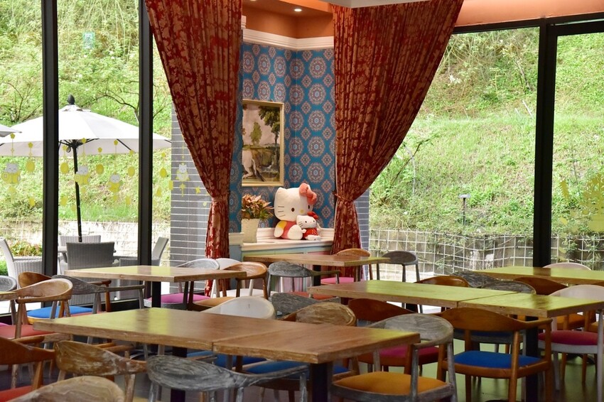 苗栗頭屋鄉|雅聞七里香玫瑰森林 依山型建造為主題的玫瑰花園 雅聞觀光工廠玫瑰季 全台五館免門票免費開放入園|西莉亞玩樂人生 苗栗頭屋鄉|雅聞七里香玫瑰森林 唯一 雅聞觀光工廠