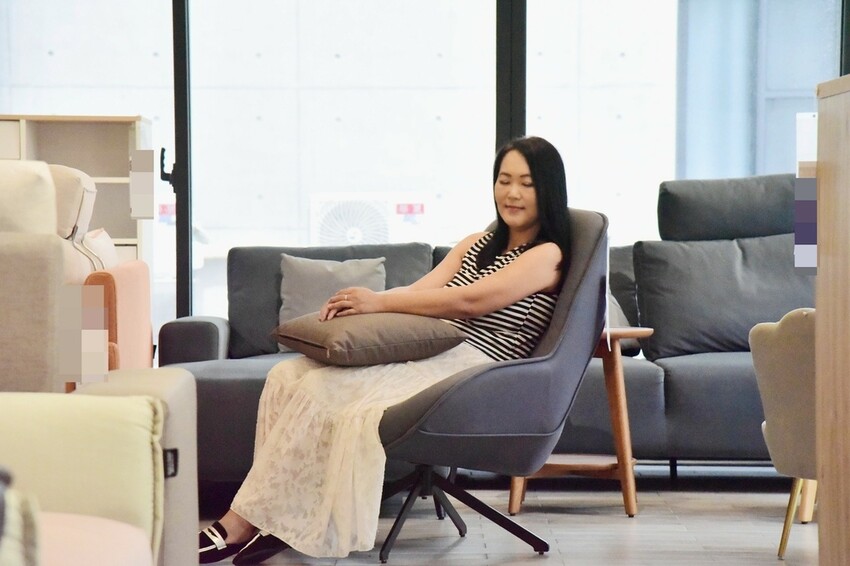 億家具批發倉庫 高雄店|