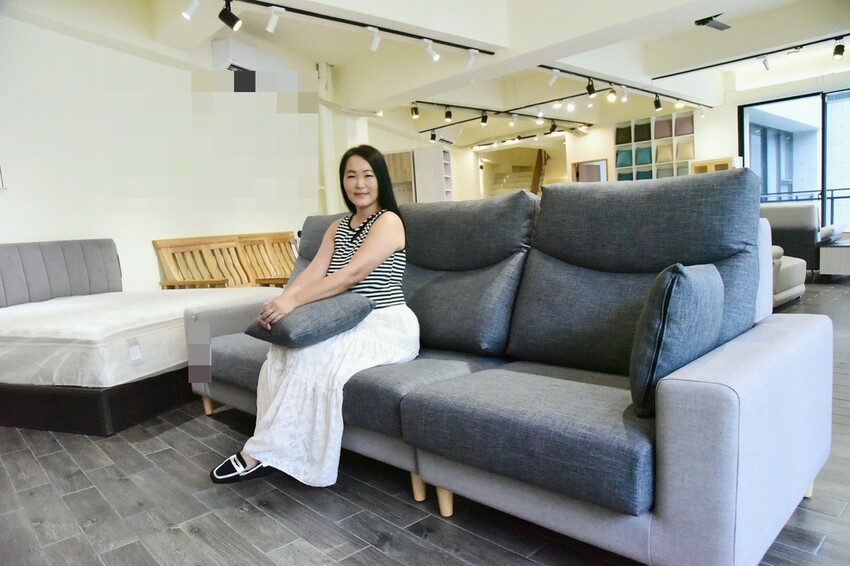 億家具批發倉庫 高雄店|