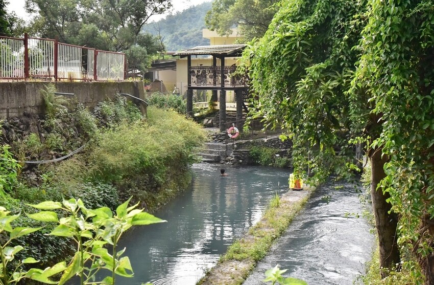 屏東來義鄉｜走讀二峰圳導覽 喜樂發發吾公園 手作體驗-排灣族