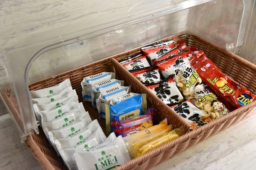 億家具批發倉庫 高雄店|