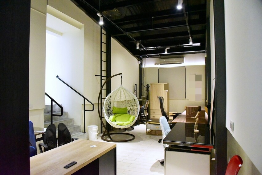 億家具批發倉庫 高雄店|