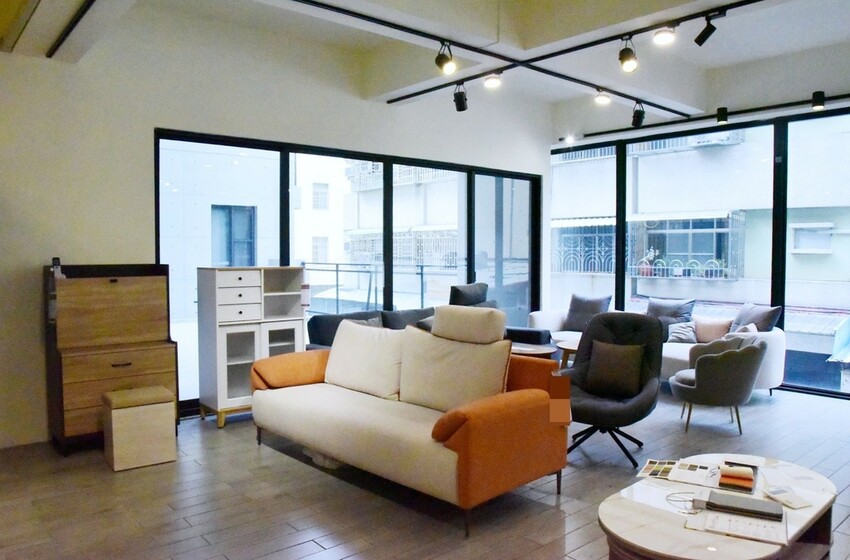 億家具批發倉庫 高雄店|