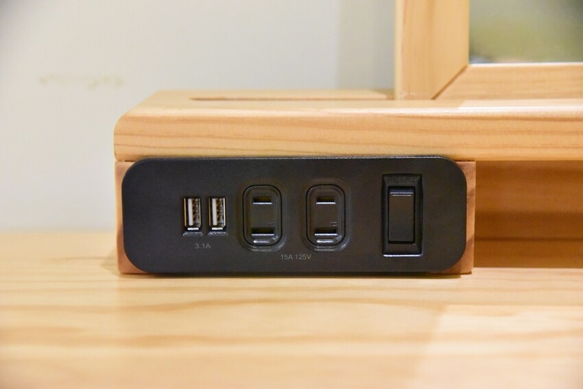 億家具批發倉庫 高雄店|