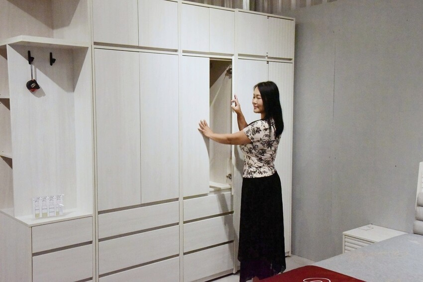 億家具批發倉庫 屏東店|